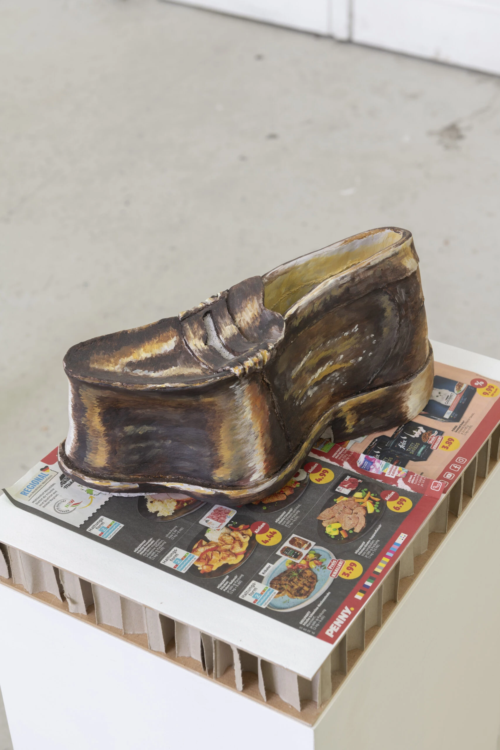 Shoe variation 3, 2025 Painted ceramics, painted MDF and found object 127 x 40 x 30 cm