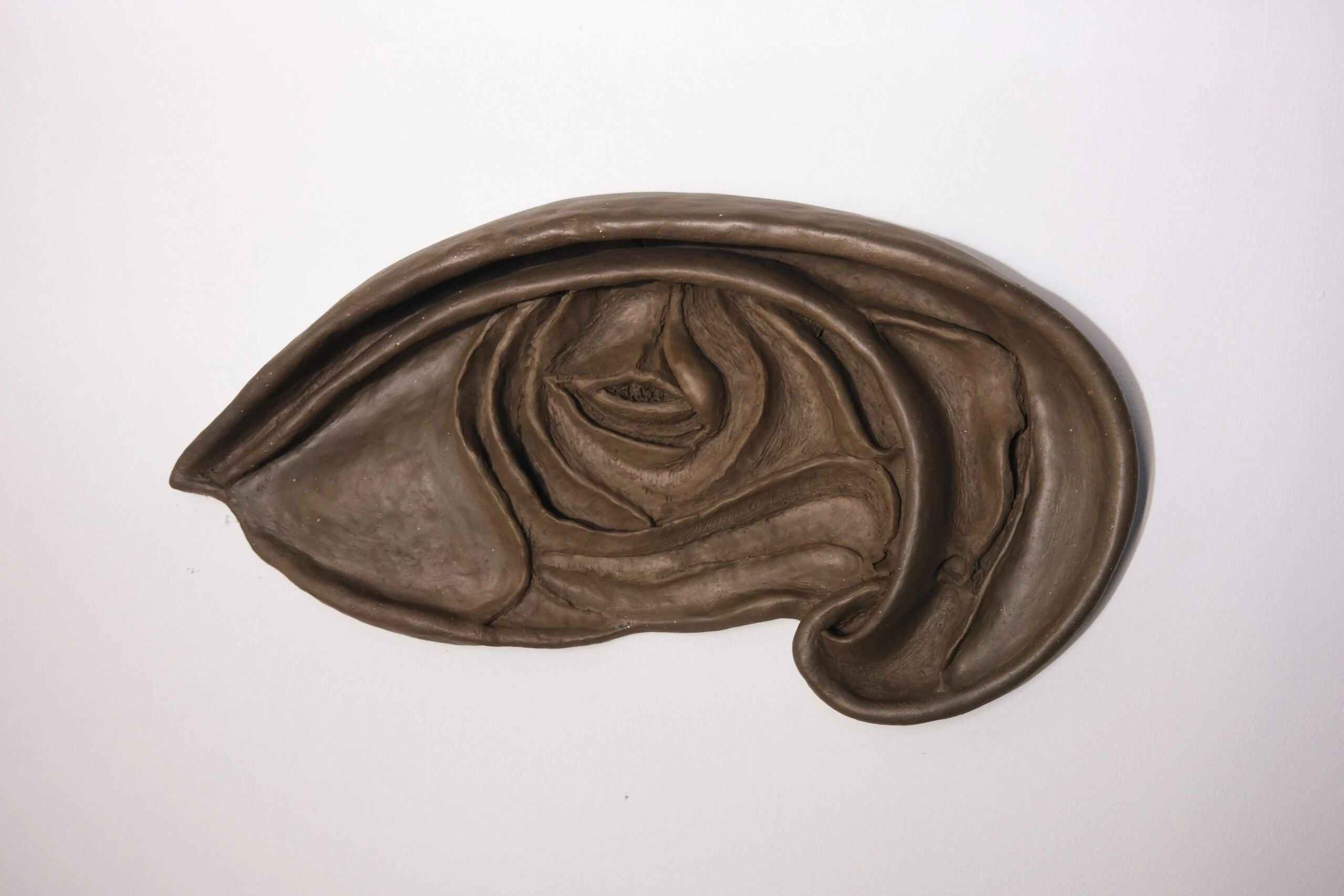 Untitled, 2023 Faince 47,5 x 22 ,5 x 7,5 cm